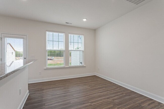 Building Photo - 61 Clear Bead Ct