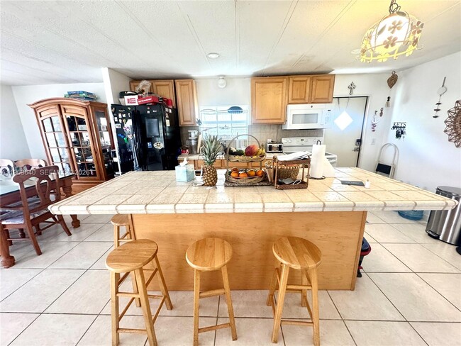 Building Photo - 118 Burgundy Dr