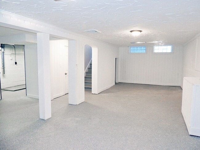 Building Photo - 3 Bed - 1.5 Bath Cape Cod for Rent in Willowick!