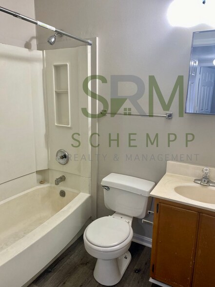 Building Photo - 2433 Slevin St