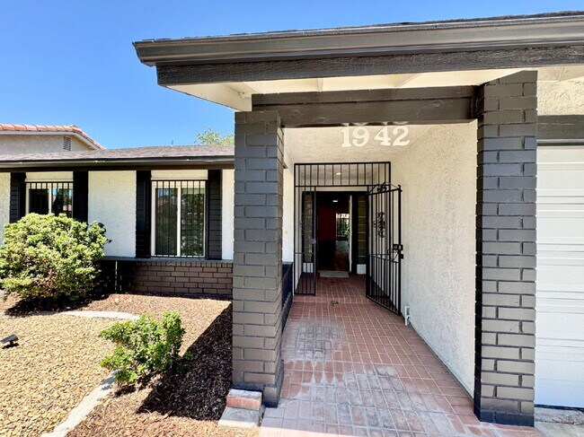 Building Photo - $500 Off! Fully Remodeled Home Near The St...