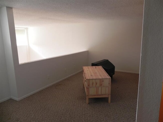 Building Photo - 2BR/2BA LOFT CONDO IN BIXBY KNOLLS