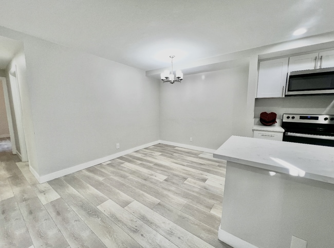 Building Photo - 806 Coriander Dr