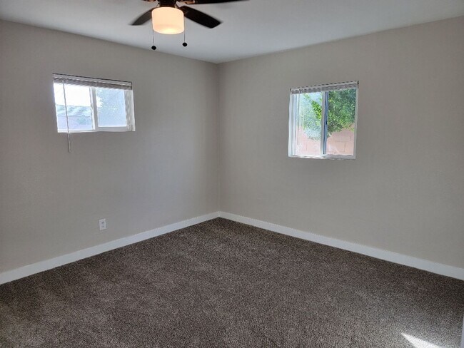 Building Photo - 3 BEDROOM**UPGRADES*CLOSE TO AREA SCHOOLS AND SHOPPING CENTERS*