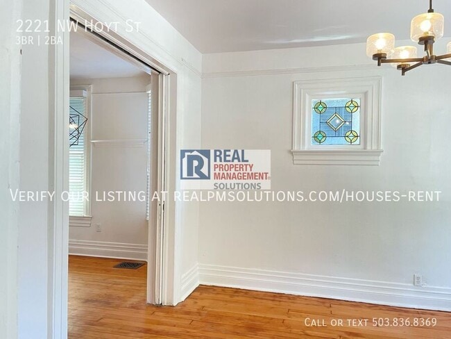 Building Photo - 2221 NW Hoyt St