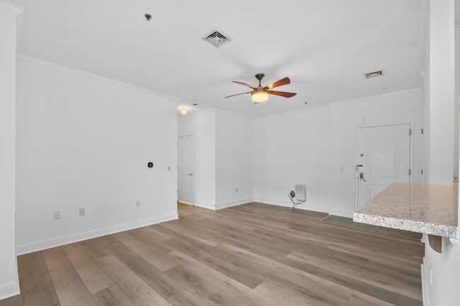 Building Photo - 172 Culver Ave