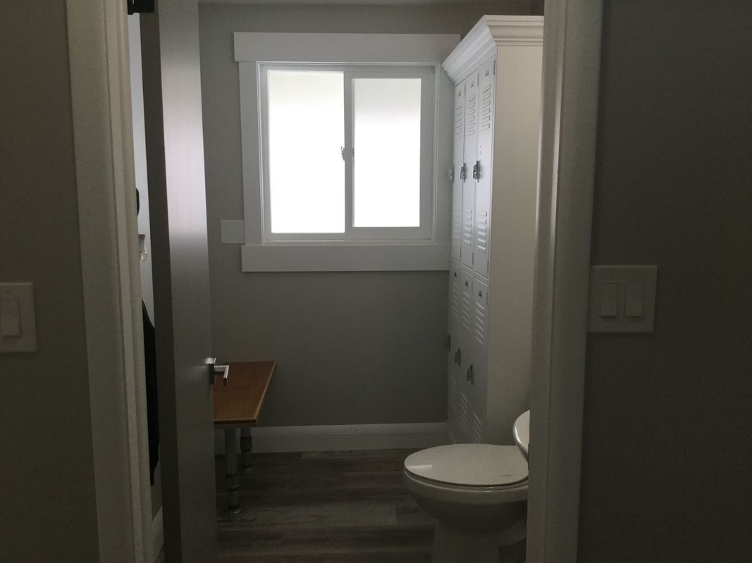 Building Photo - 2194-4300 4300 S St