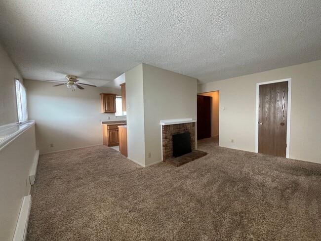 Building Photo - 402 Miller Ln
