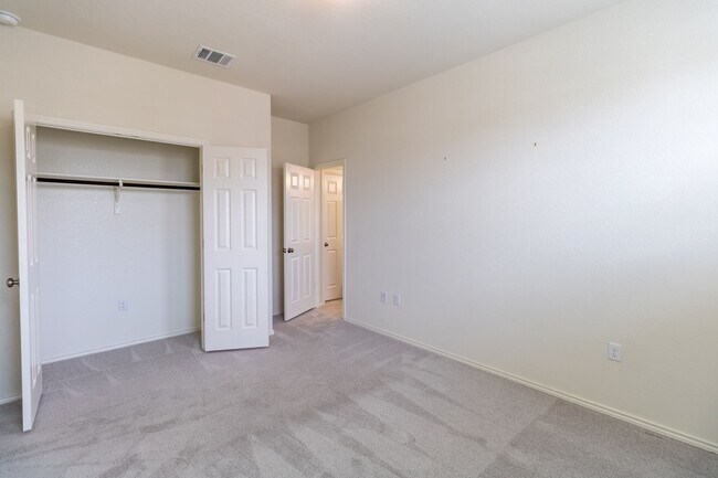 Building Photo - Charming Oasis in Wells Branch: Spacious 3-Bed Home with Stylish Upgrades!