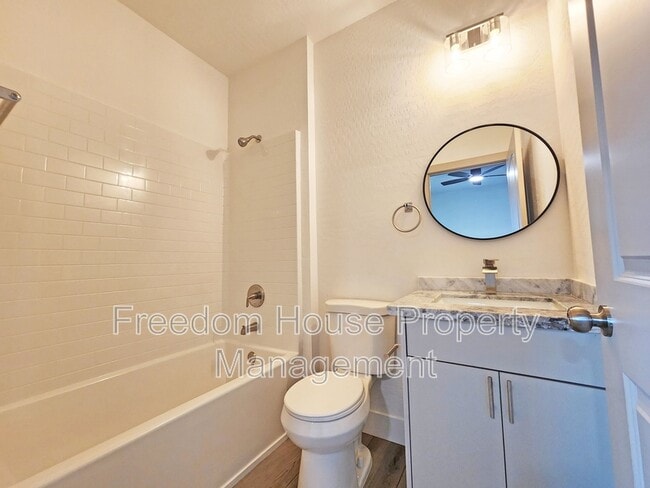 Building Photo - 1340 Arrowhead St