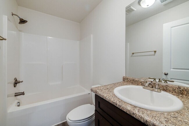 Building Photo - 3 Bed 2.5 Bath - Spacious Townhome Centrally Located in Rincon