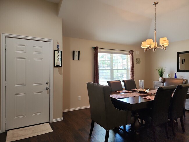 formal dining or office area - 605 Blair Dr