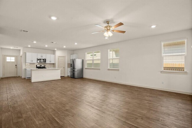 Building Photo - 227 Lavaca River Ln