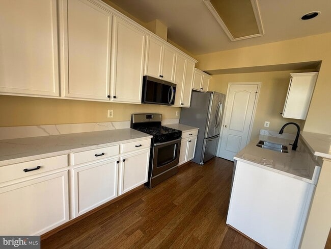 Building Photo - 23624 Overlook Park Dr