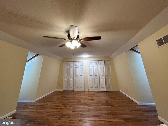 Building Photo - 204 Clover Hill Ct