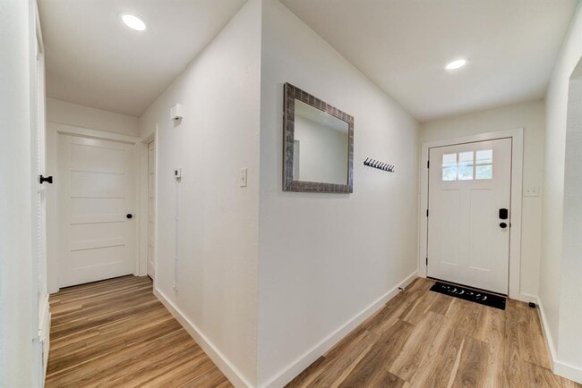Building Photo - 4405 Button Bend Cir
