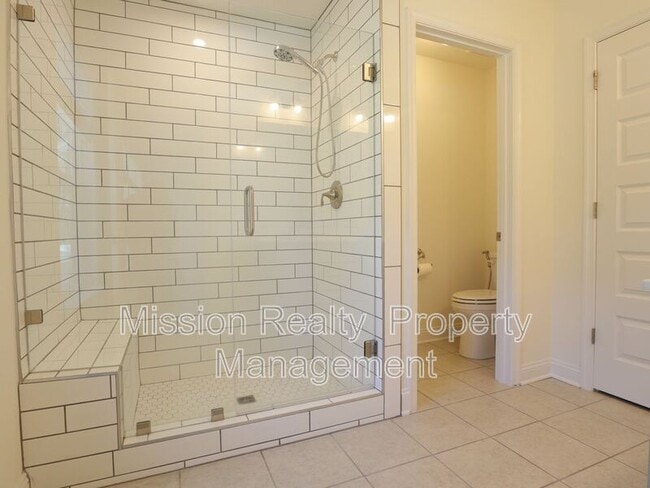 Building Photo - 10860 Farmstead Ml Ln
