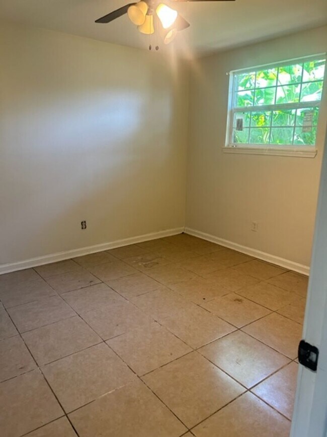 Building Photo - abd7600