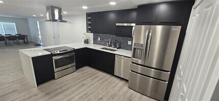 Building Photo - 5310 SW 23rd Terrace