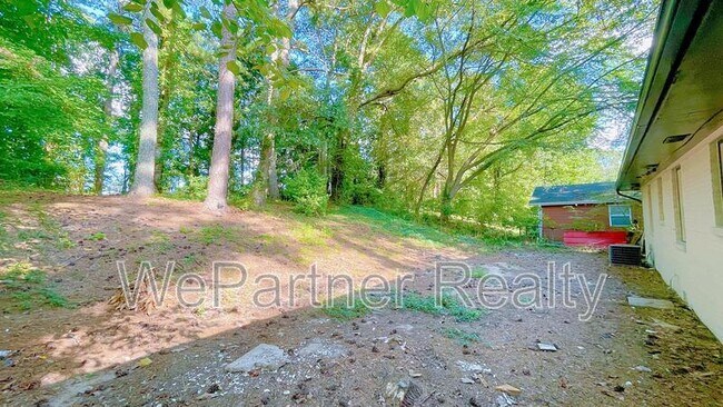 Building Photo - 2744 Fairlane Dr SE