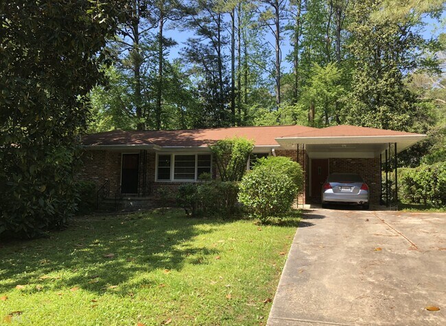 Primary Photo - 2022 Woodbine Terrace NE