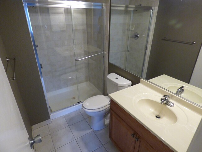 Building Photo - $0 DEPOSIT OPTION. SPACIOUS 2-BEDROOM, 2-B...