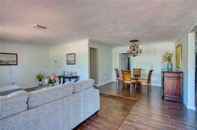 Building Photo - 3513 E Shore Rd