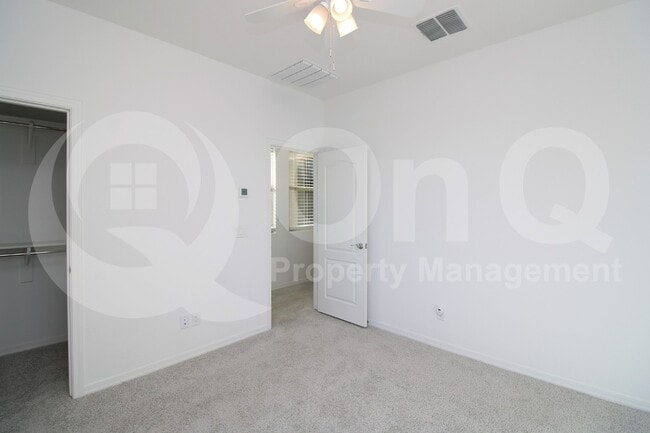 Building Photo - 23034 E Via Del Sol