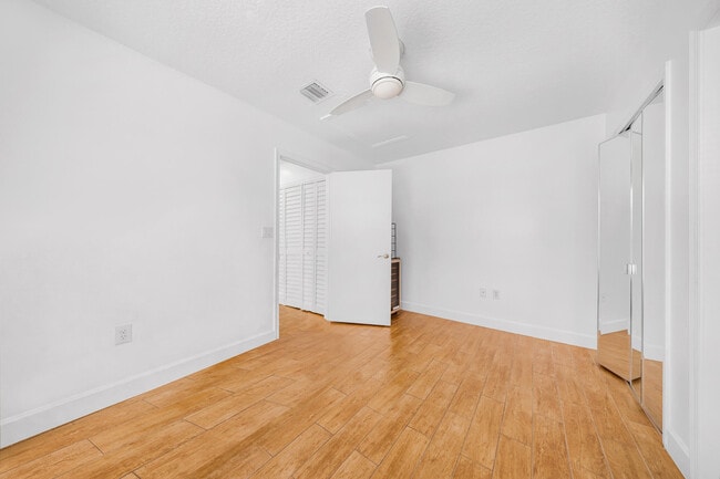 Building Photo - 4106 Carriage Dr