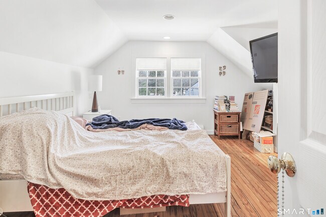 Building Photo - 70 Cranbury Rd