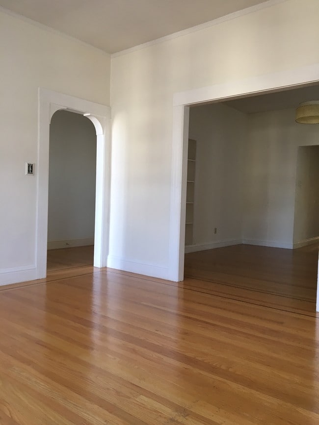 Building Photo - 49 Tingley St