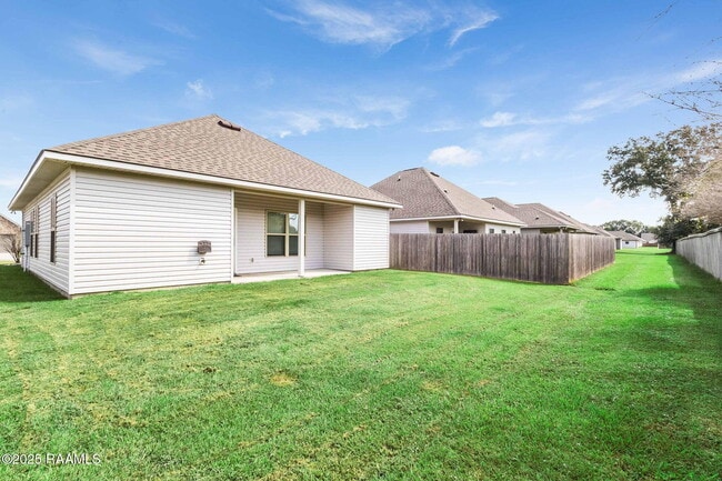 Building Photo - 132 Springsteen Ln