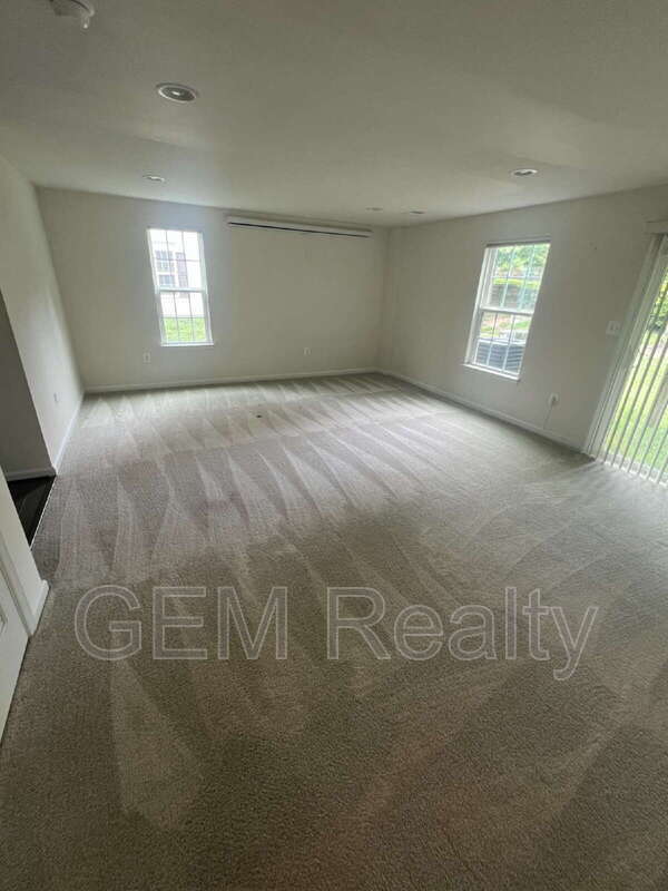 Building Photo - 1642 Dorothy Ln