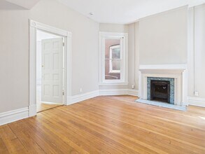 Building Photo - 7 E Franklin St