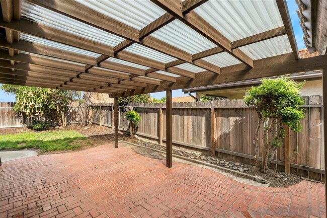 Building Photo - Perfect single-level home on a quiet Cul-d...