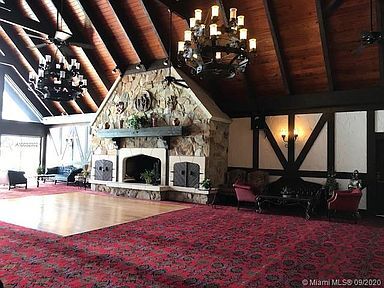 Building Photo - 3660 Inverrary Dr