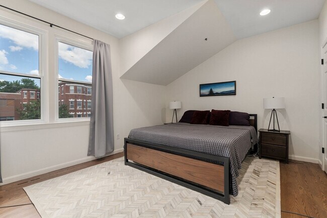 Building Photo - 112 Highland Ave
