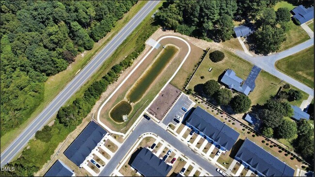 Building Photo - 154 Paramount Dr