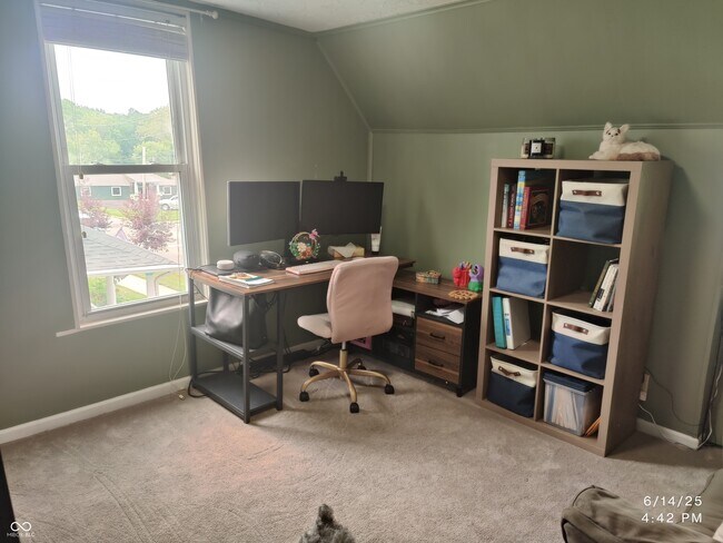 Building Photo - 121 N Main St