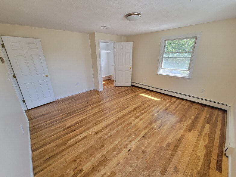 Building Photo - 17 Piermont St