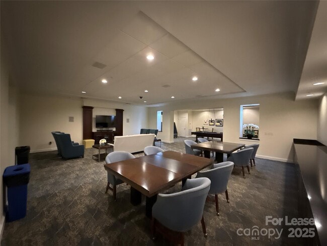 Building Photo - 300 W 5th St