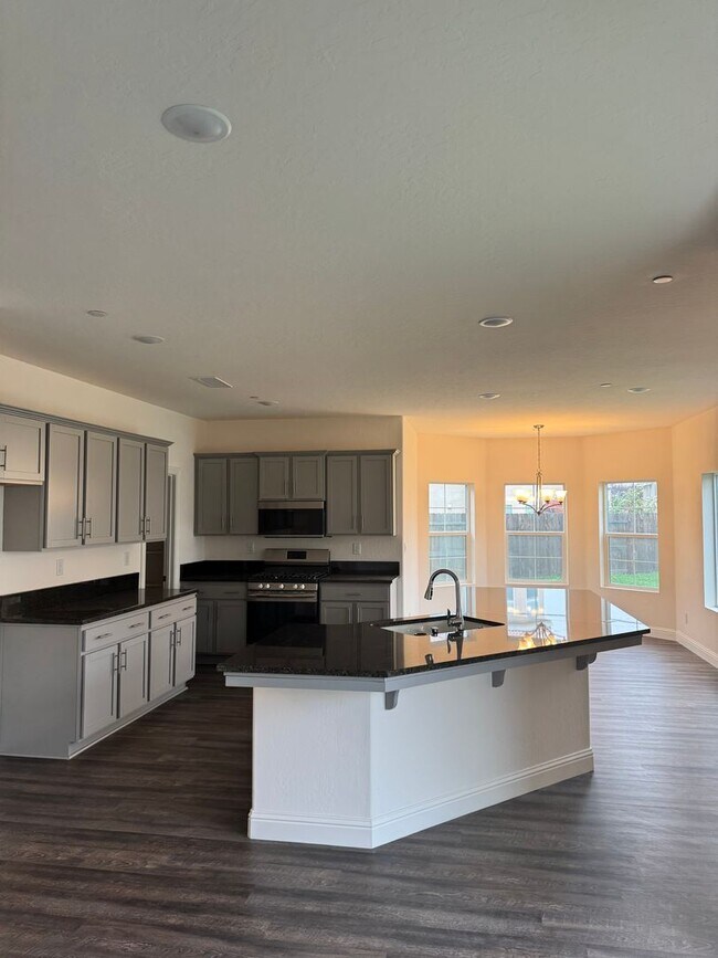 Building Photo - Single Family Home