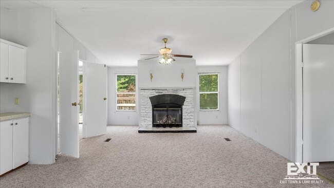 Building Photo - Spacious 3 Bedroom, 2 Bathroom Home in Cou...