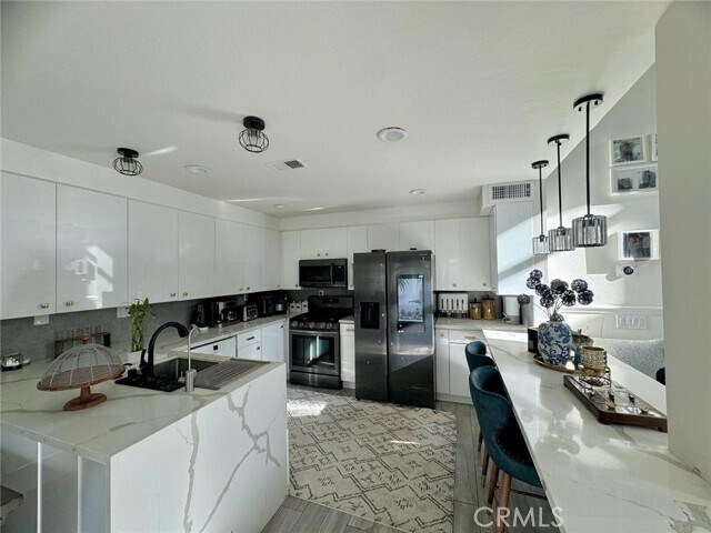Building Photo - 20871 Heatherview