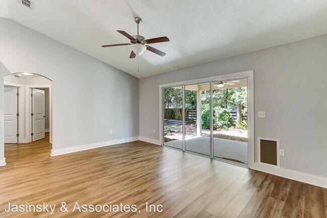 Building Photo - 3 br, 2 bath House - 321 S. 14th St