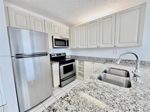Building Photo - 2401 Riverside Dr