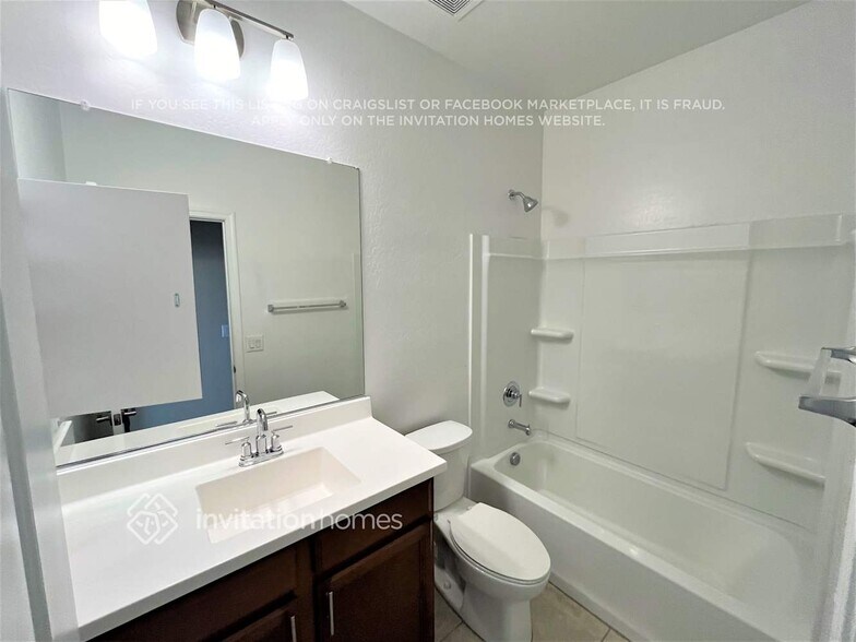 Building Photo - 17816 W Daley Ln
