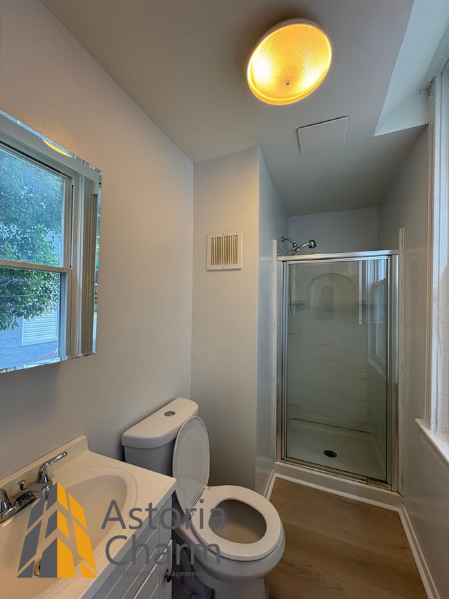 Building Photo - Updated 3-Bedroom Rental with Open Layout ...