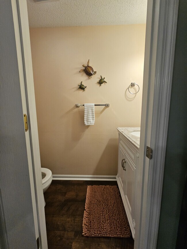 Building Photo - 1105 13th St