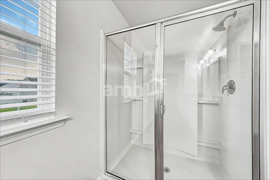 Building Photo - 203 Bushwood Dr